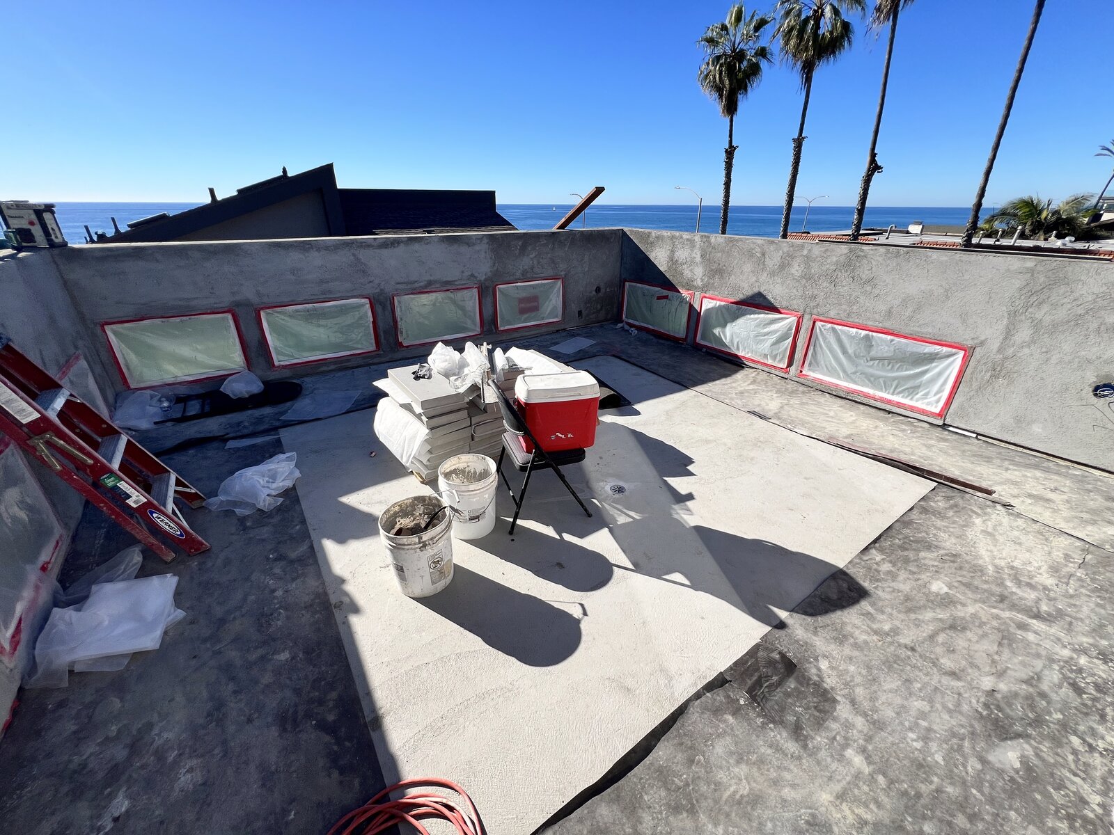 Rooftop deck with ocean view — Jacinto Built remodel